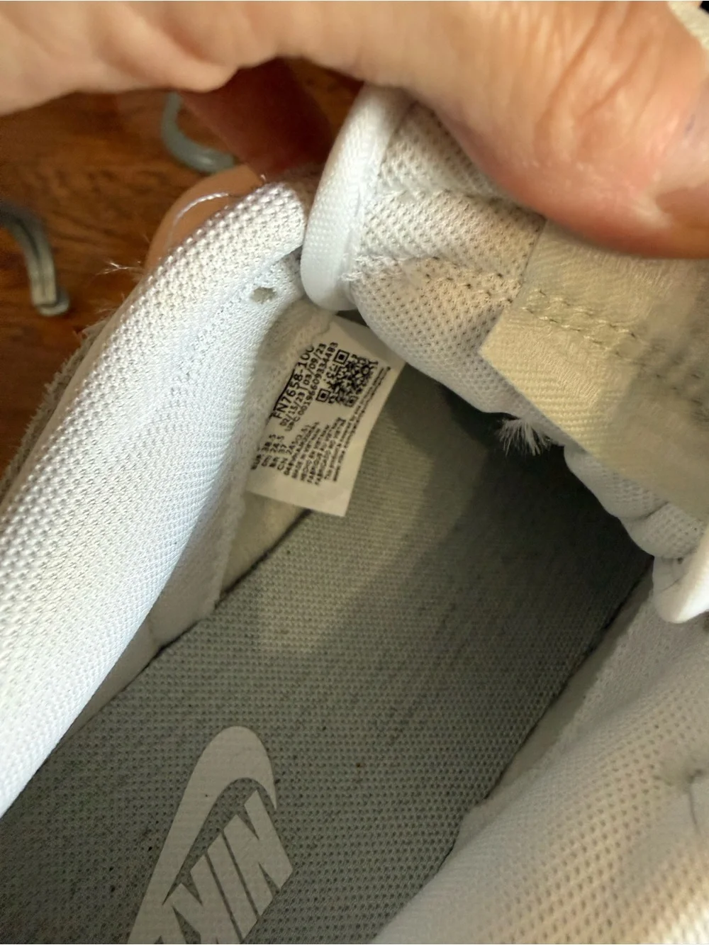 Nike Low-Top Sneakers in Sage Green & White